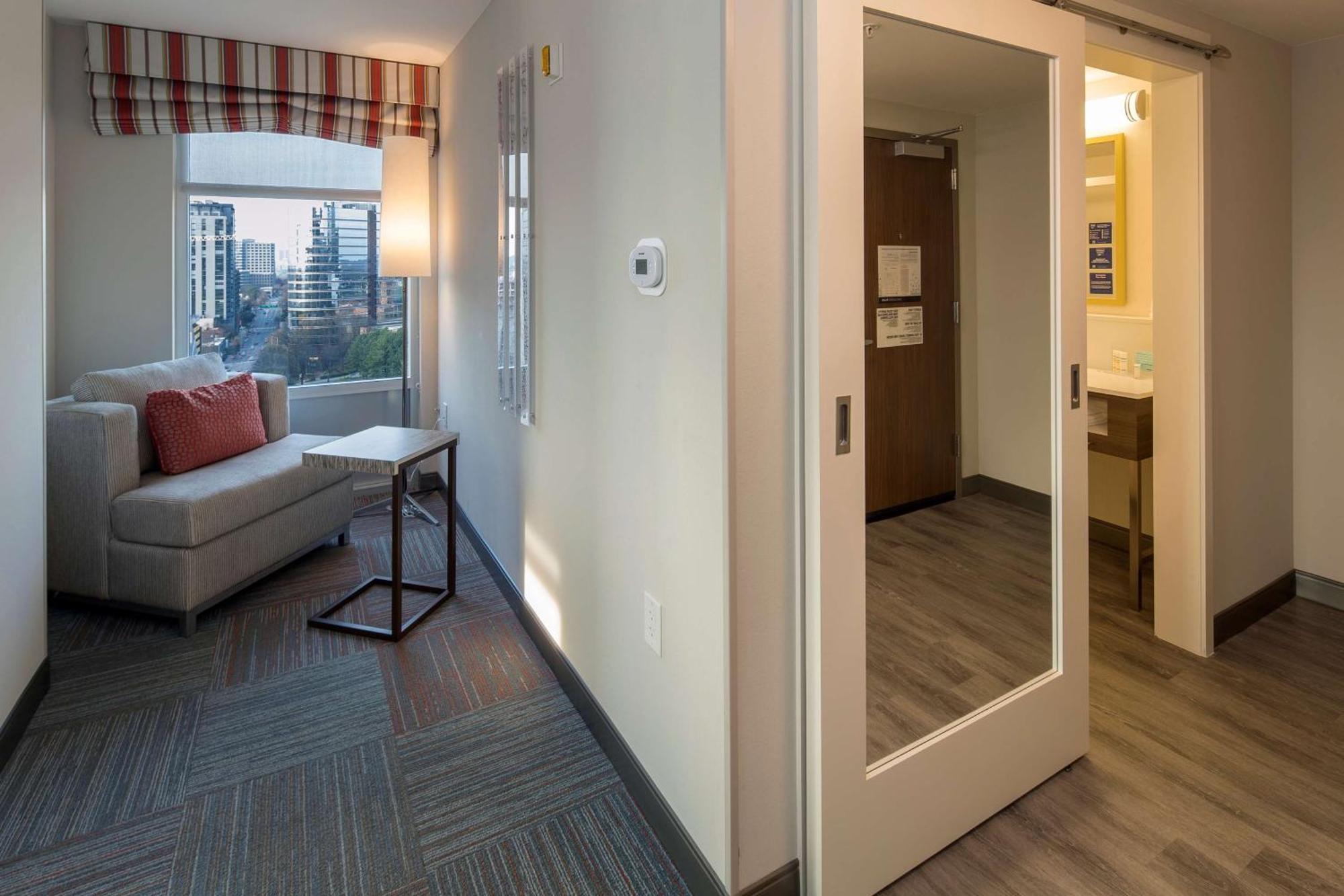 King Corner Room