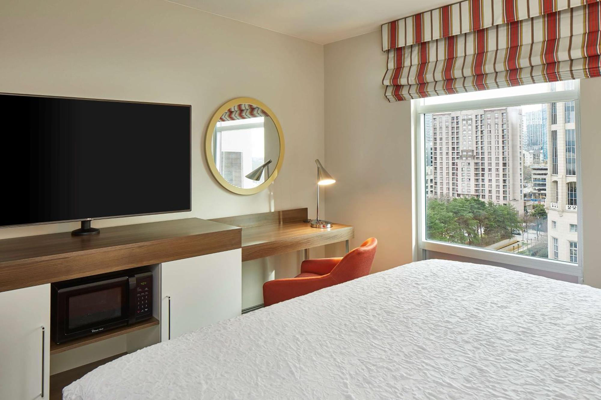 King Room with City View - Non-Smoking