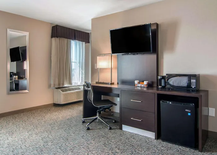 Family Hotel: Clarion Inn & Suites Atlanta Downtown