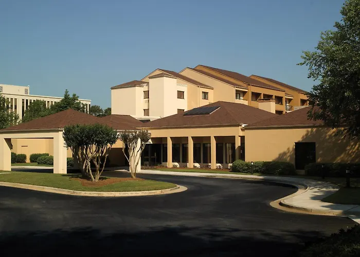 Pet Friendly hotel: Courtyard By Marriott Atlanta Executive Park/Emory