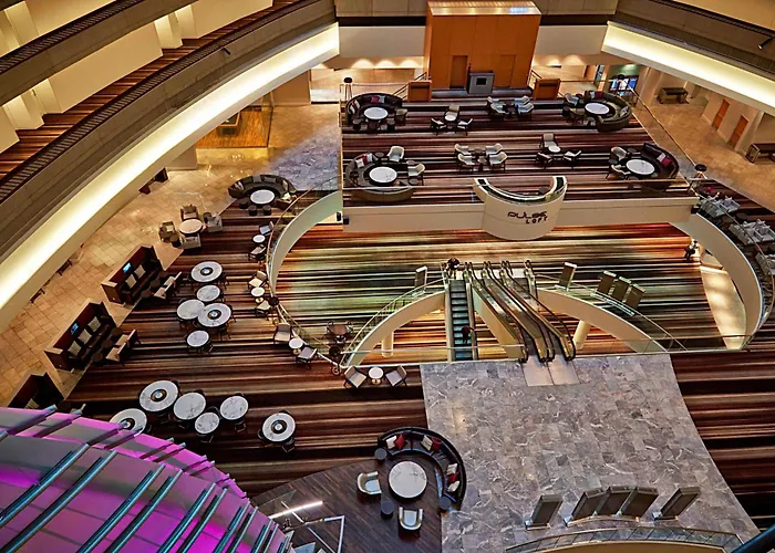 Beach hotel: Atlanta Marriott Marquis