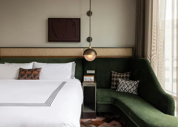 Resort: The Tess, Autograph Collection