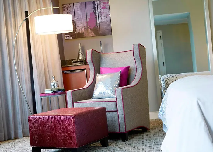 Hotel with Tennis: Renaissance Atlanta Waverly Hotel & Convention Center